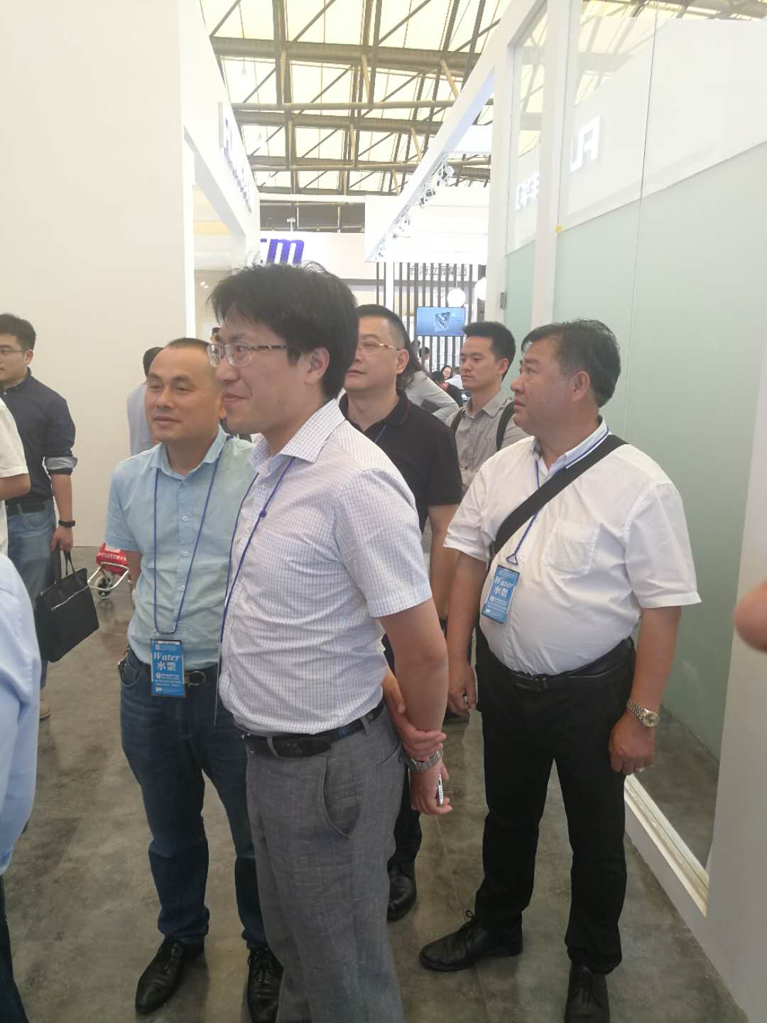 玉環(huán)市副市長李丹佳一行參觀第24屆中國國際廚房衛(wèi)浴設(shè)施博覽會(huì)